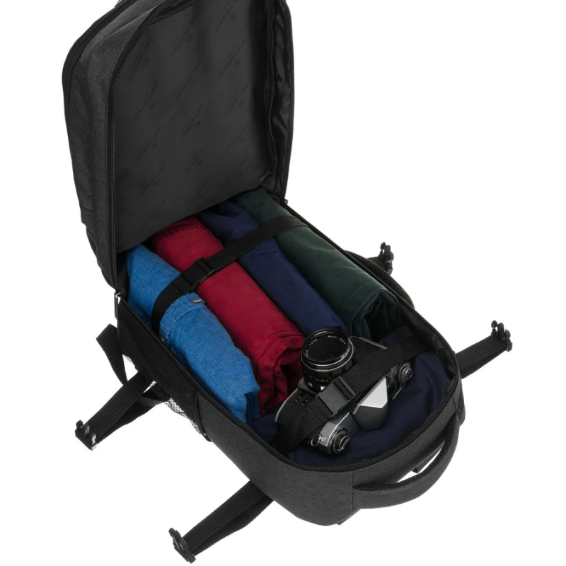 Pojemny, podróżny i czarny plecak z poliestru idealny na bagaż podręczny - Peterson