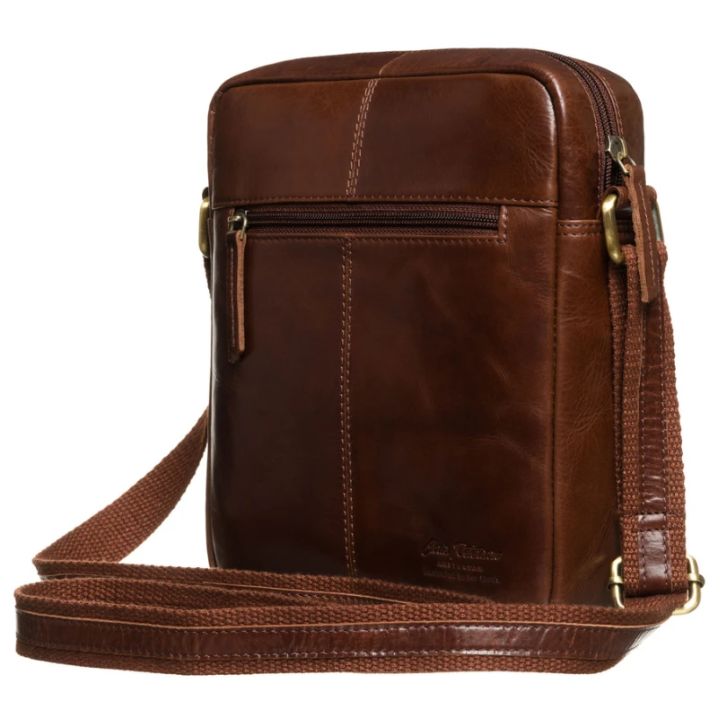 Brązowa listonoszka męska ze skóry naturalnej, zamykana suwakiem - Peterson