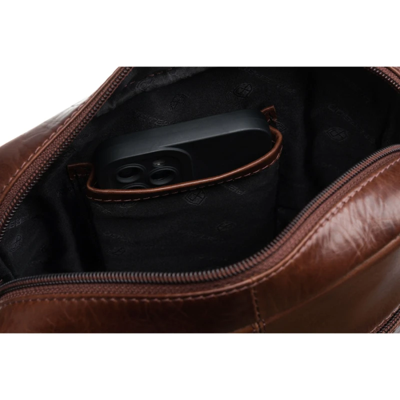 Brązowa listonoszka męska ze skóry naturalnej, zamykana suwakiem - Peterson