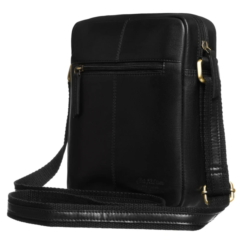 Listonoszka męska ze skóry naturalnej w czarnym kolorze, zamykana suwakiem i na magnes - Peterson