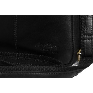 Listonoszka męska ze skóry naturalnej w czarnym kolorze, zamykana suwakiem i na magnes - Peterson