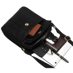 Listonoszka męska ze skóry naturalnej w czarnym kolorze, zamykana suwakiem i na magnes - Peterson