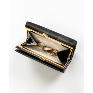 Elegancki portfel damski ze skóry naturalnej i ekologicznej w czarnym kolorze - Peterson