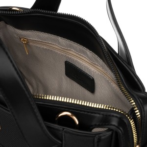 Elegancka, czarna torebka damska wykonana z materiału syntetycznego, zamykana suwakiem - Peterson