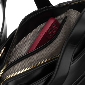 Elegancka, czarna torebka damska wykonana z materiału syntetycznego, zamykana suwakiem - Peterson