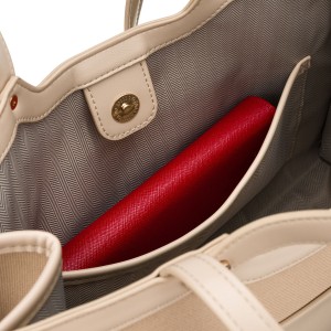 Beżowa klasyczna torebka damska Peterson ze skóry ekologicznej, zapinana na klips magnetyczny – elegancka torba na ramię