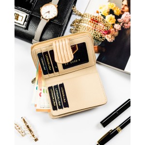 Portfel z ozdobną plecionką w beżowym kolorze, wykonany ze skóry naturalnej i ekologicznej - Peterson