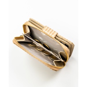 Portfel z ozdobną plecionką w beżowym kolorze, wykonany ze skóry naturalnej i ekologicznej - Peterson