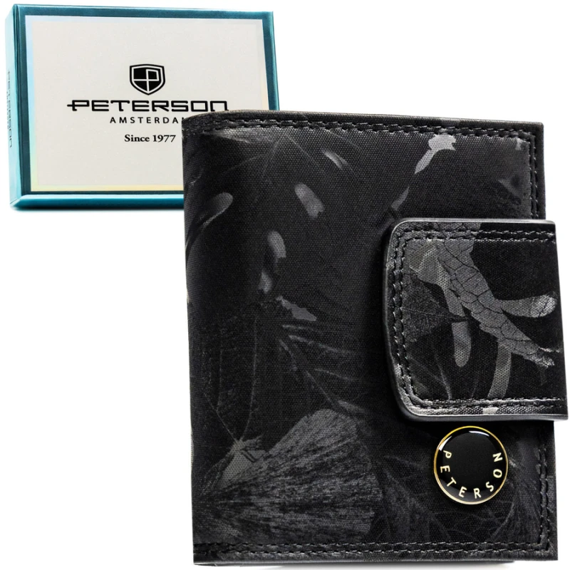 Mały portfel damski w czarnym kolorze zamykany na bigiel i zatrzask - Peterson