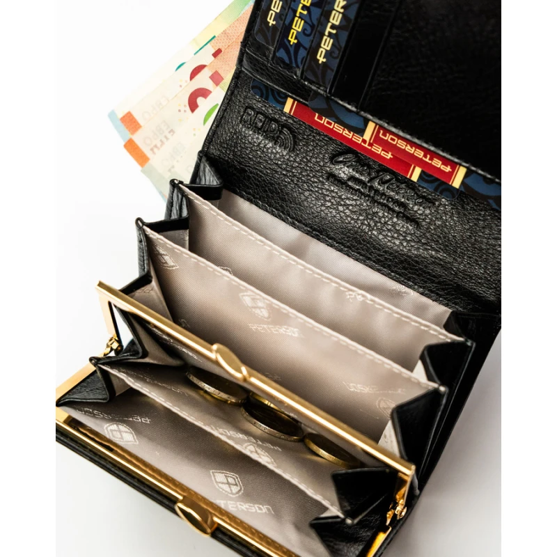 Poziomy portfel damski ze skóry naturalnej i ekologicznej w czarnym kolorze zamykany zatrzaskiem - Peterson
