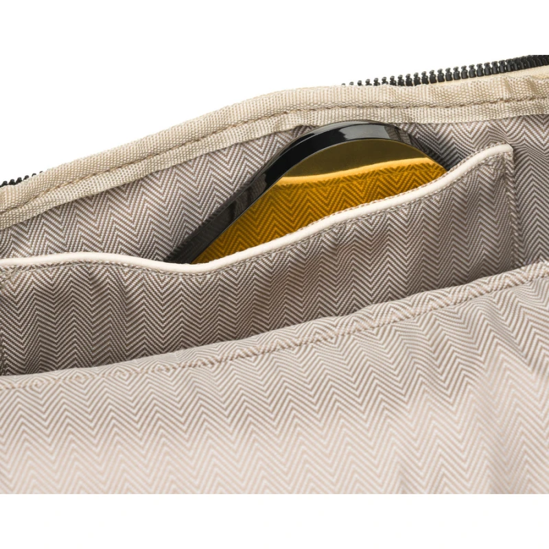 Saszetka damska ze skóry ekologicznej w jasnobeżowym kolorze, zamykana suwakiem - Peterson