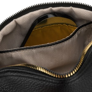 Saszetka damska ze skóry ekologicznej w czarnym kolorze, jednokomorowa - Peterson