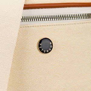 Saszetka damska w kolorze ecru z brązowymi elementami, zamykana suwakiem - Peterson