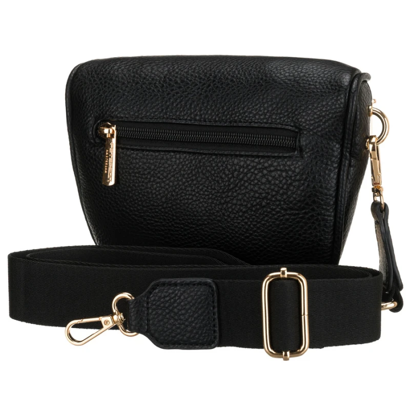 Czarna saszetka damska ze skóry ekologicznej, zamykana suwakiem i zawieszona na regulowanym pasku - Peterson