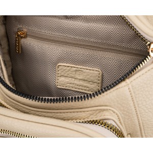 Saszetka damska w beżowym kolorze wykonana ze skóry ekologicznej, zamykana suwakiem - Peterson