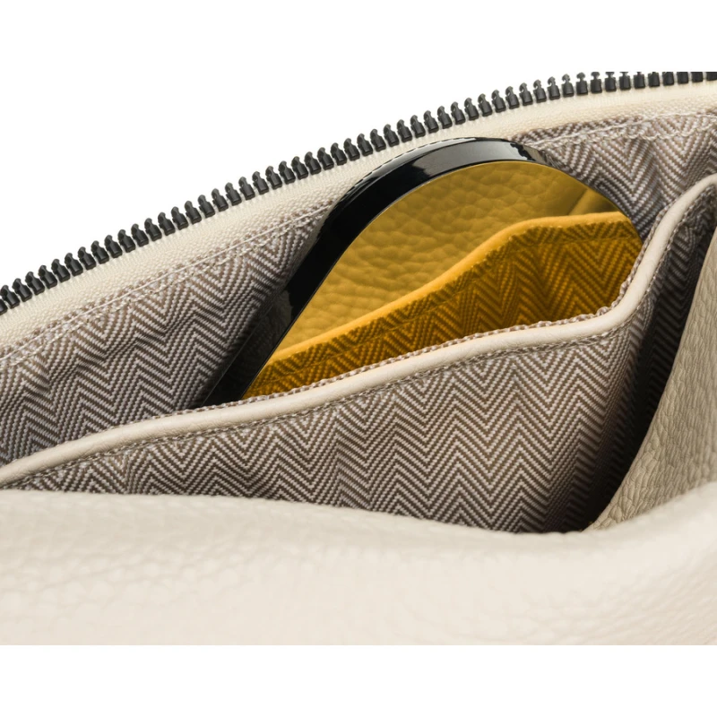 Saszetka damska wykonana ze skóry ekologicznej w jasnobeżowym kolorze - Peterson