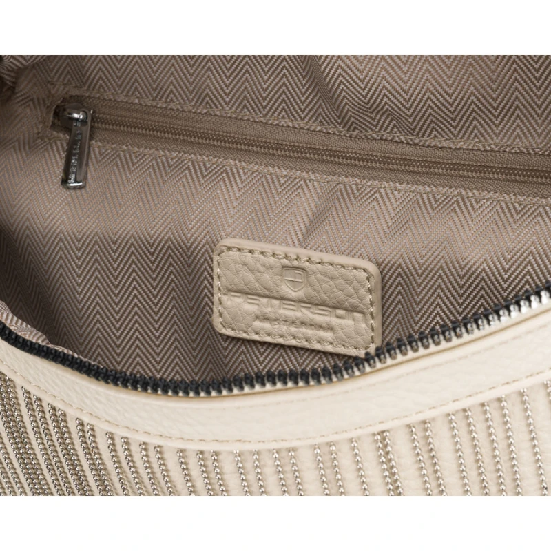 Modna saszetka damska wykonana ze skóry ekologicznej w jasnobeżowym kolorze, zamykana suwakiem - Peterson