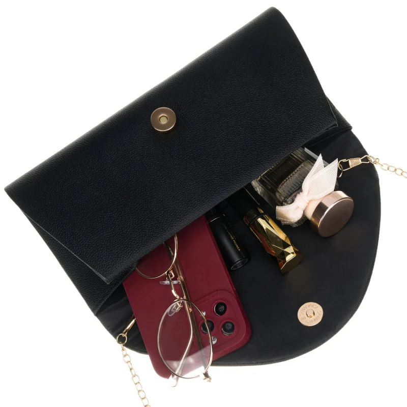 Kopertówka damska wykonana ze skóry ekologicznej w czarnym kolorze - Rovicky