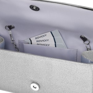 Srebrna, elegancka torebka damska wykonana z tkaniny syntetycznej zamykana klipsem magnetycznym - Rovicky