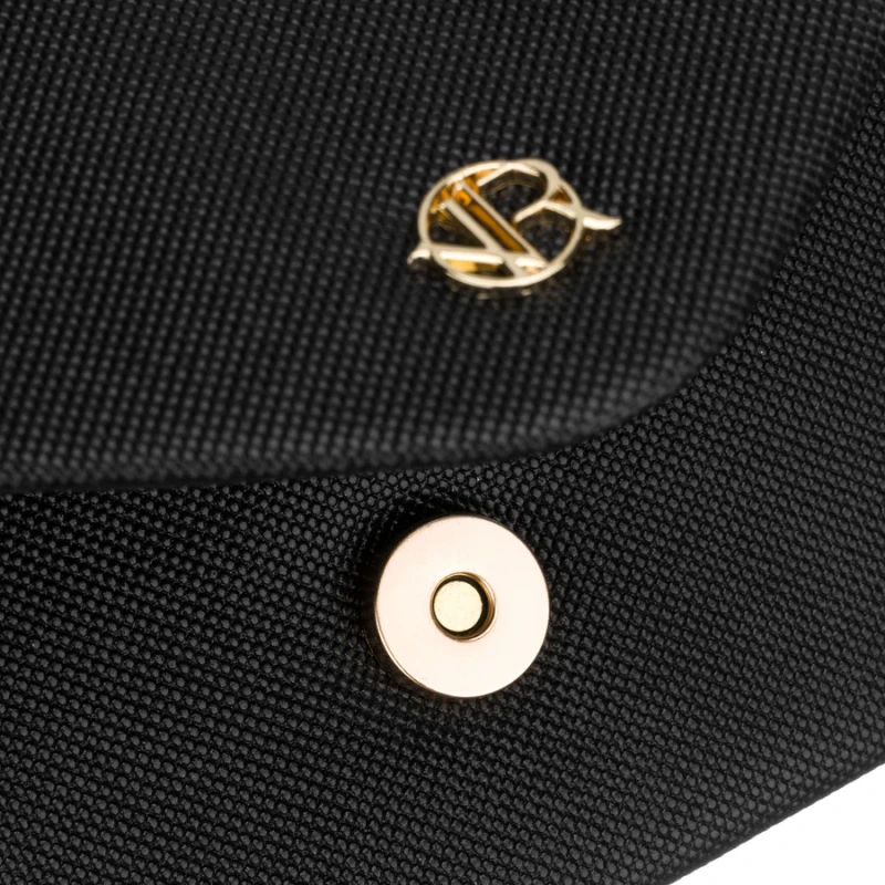 Czarna, brokatowa kopertówka damska wykonana z tkaniny syntetycznej - Rovicky