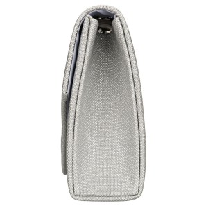 Brokatowa kopertówka damska w srebrnym kolorze zawieszona na eleganckim łańcuszku - Rovicky