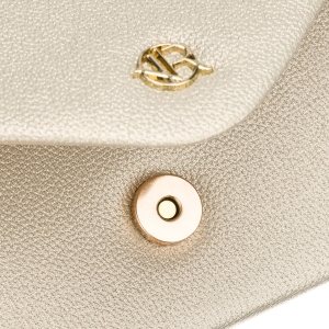 Złota kopertówka damska wykonana ze skóry ekologicznej zamykana klipsem magnetycznym - Rovicky