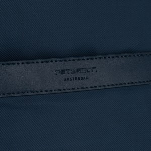 Granatowy, nylonowy plecak damski na regulowanych szelkach zamykany suwakiem - Peterson