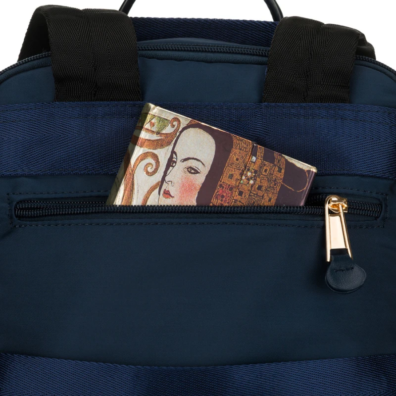 Granatowy, nylonowy plecak damski na regulowanych szelkach zamykany suwakiem - Peterson