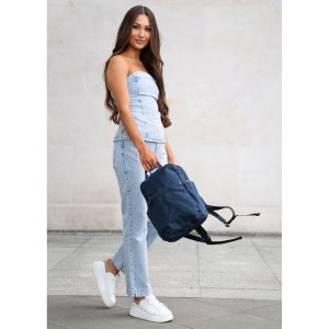 Granatowy, nylonowy plecak damski na regulowanych szelkach zamykany suwakiem - Peterson