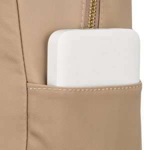 Beżowy plecaczek damski z nylonu i skóry ekologicznej zamykany suwakiem - Peterson