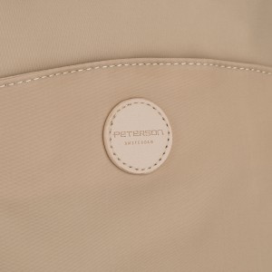 Beżowy plecaczek damski z nylonu i skóry ekologicznej zamykany suwakiem - Peterson
