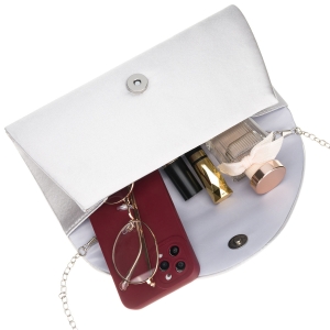 Elegancka kopertówka damska w srebrnym kolorze wykonana z tkaniny syntetycznej i zamykana klipsem magnetycznym - Rovicky