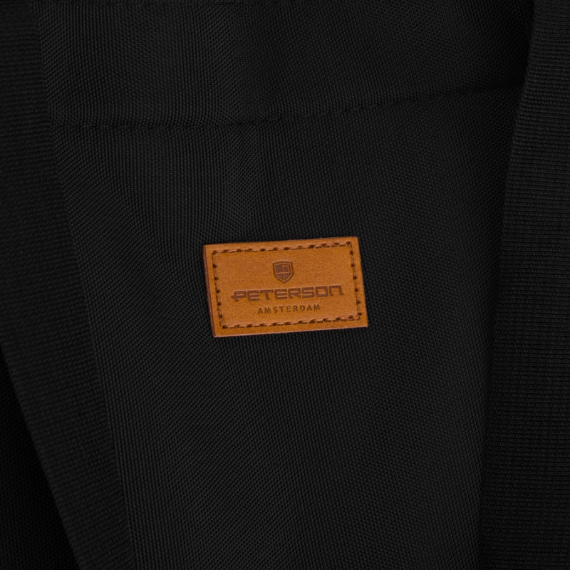 Pojemna czarna shopperka damska zamykana suwakiem z kieszonką zewnętrzną - Peterson