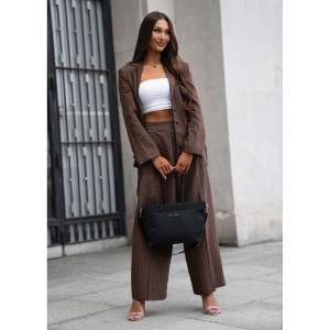 Miejska czarna, duża shopperka damska z nylonu, mieszcząca format A4 i zamykana klipsem magnetycznym - Peterson