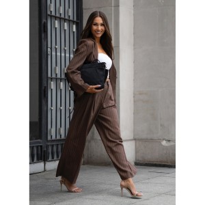 Miejska czarna, duża shopperka damska z nylonu, mieszcząca format A4 i zamykana klipsem magnetycznym - Peterson