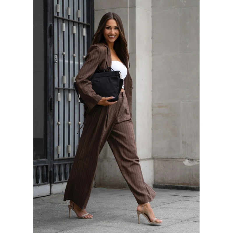 Miejska czarna, duża shopperka damska z nylonu, mieszcząca format A4 i zamykana klipsem magnetycznym - Peterson