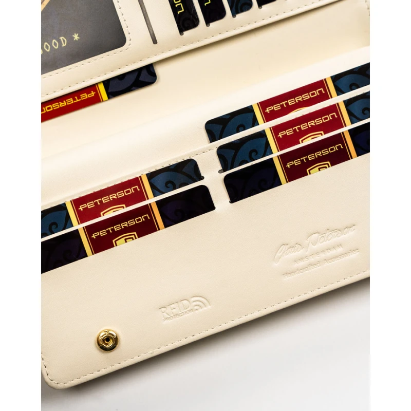 Portfel damski ze skóry ekologicznej w kolorze ecru zamykany na zatrzask i suwak - Peterson