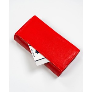 Pojemny, skórzany portfel damski o klasycznym designie w czerwonym kolorze - Rovicky