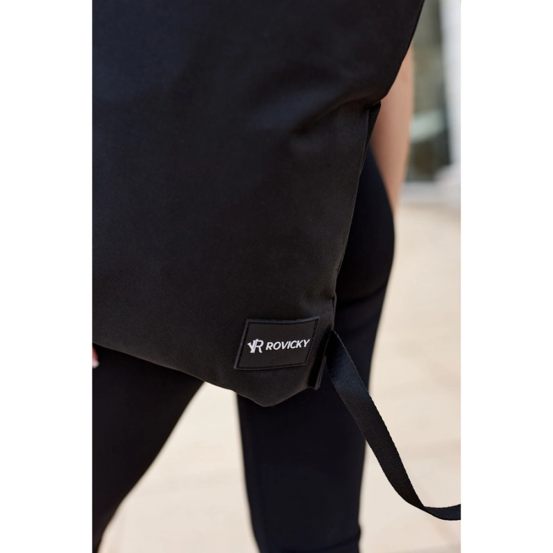 Pojemny plecak-worek z materiału syntetycznego w czarnym kolorze - Rovicky