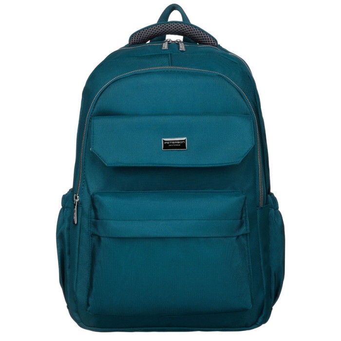 Zbliżenie na przednie kieszenie – jedna zamykana na zamek błyskawiczny, druga na klapkę z magnetycznym zapięciem