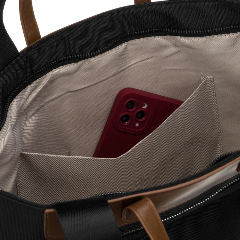 Wnętrze shopperki Peterson – jednokomorowa torba z wieloma kieszeniami do przechowywania portfela, telefonu i dokumentów