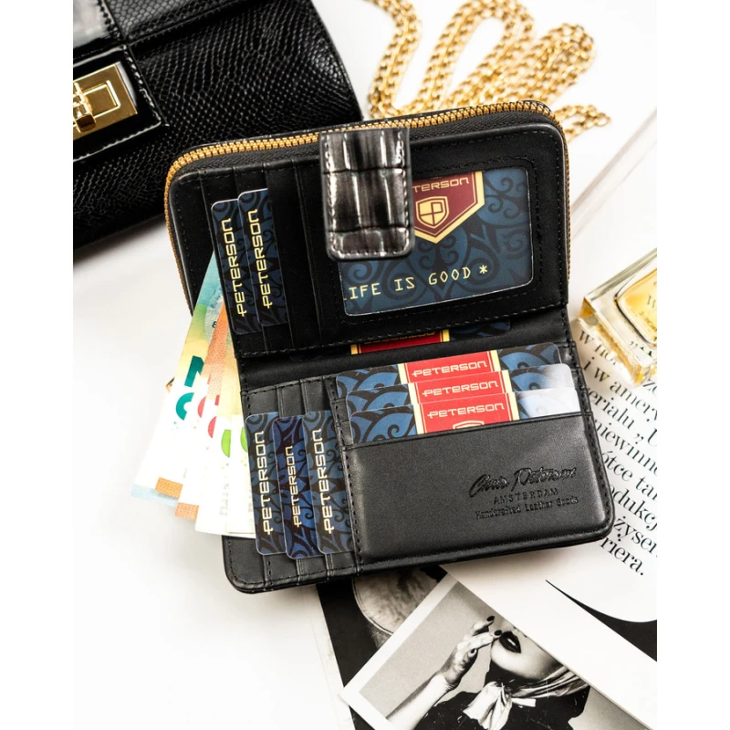 Szary portfel damski ze skóry ekologicznej z tłoczeniem na wzór skóry krokodyla, zamykany na zatrzask i suwak - Peterson