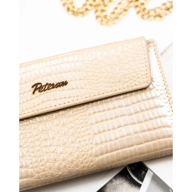Poziomy portfel damski ze skóry ekologicznej w beżowym kolorze z tłoczeniem na wzór skóry krokodyla - Peterson