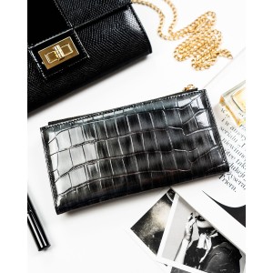 Szary portfel damski ze skóry ekologicznej zamykany na zatrzask - Peterson