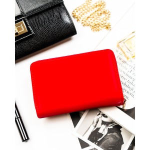 Widok tylnej strony portfela damskiego Peterson – eleganckie wykończenie i złote okucia