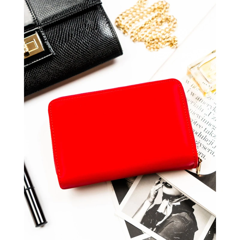 Widok tylnej strony portfela damskiego Peterson – eleganckie wykończenie i złote okucia