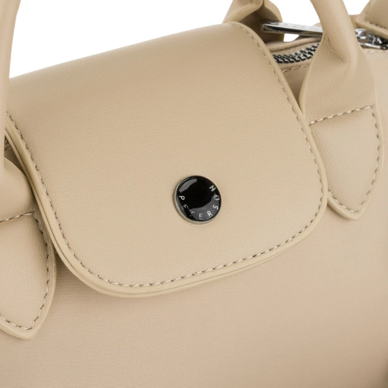 Listonoszka damska z poliestru w kolorze ecru, jednokomorowa i zamykana magnesem - Peterson