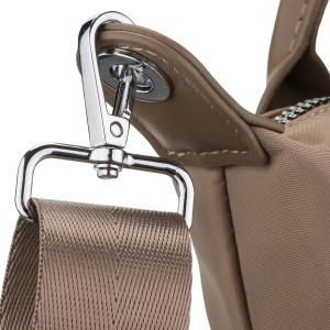 Listonoszka damska z poliestru w beżowym kolorze, jednokomorowa i zamykana magnesem - Peterson