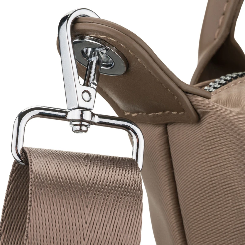 Listonoszka damska z poliestru w beżowym kolorze, jednokomorowa i zamykana magnesem - Peterson