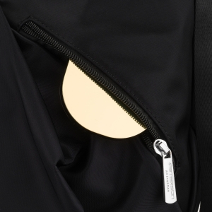 Czarna torebka damska z poliestru zamykana suwakiem - Peterson